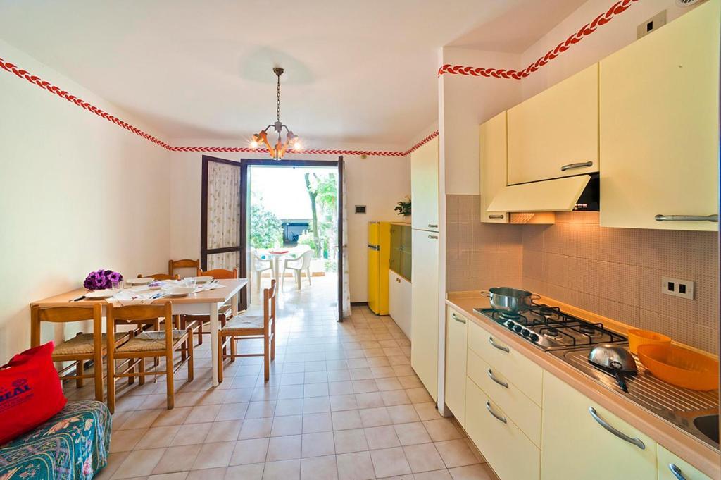 Residence Cinzia Pool Bibione Szoba fotó