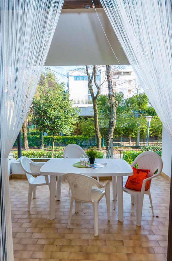 Residence Cinzia Pool Bibione Kültér fotó